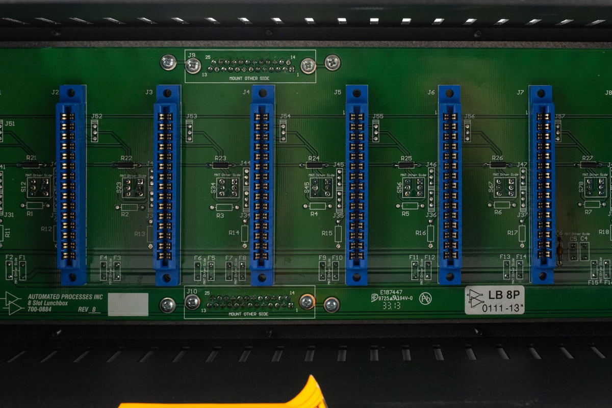 API 500-8B Eight Slot Lunchbox #0111-13 (Used)