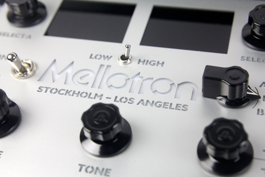 Mellotron M4000D 37-Note Digital Mellotron-Style Keyboard - Black