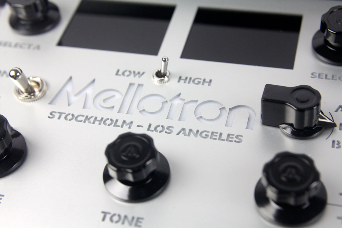 Mellotron M4000D 37-Note Digital Mellotron-Style Keyboard - Black