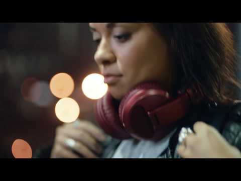 Pioneer HDJ-X5BT Closed-Back Circumaural DJ Headphones with Bluetooth - Black