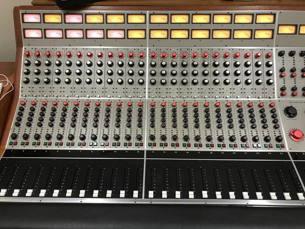 Wunder Wunderbar 32 Channel Console (Used)