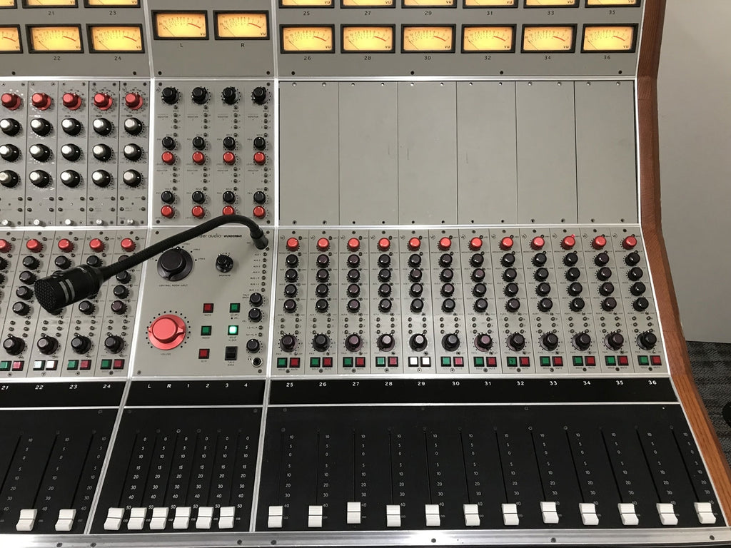 Wunder Wunderbar 32 Channel Console (Used)