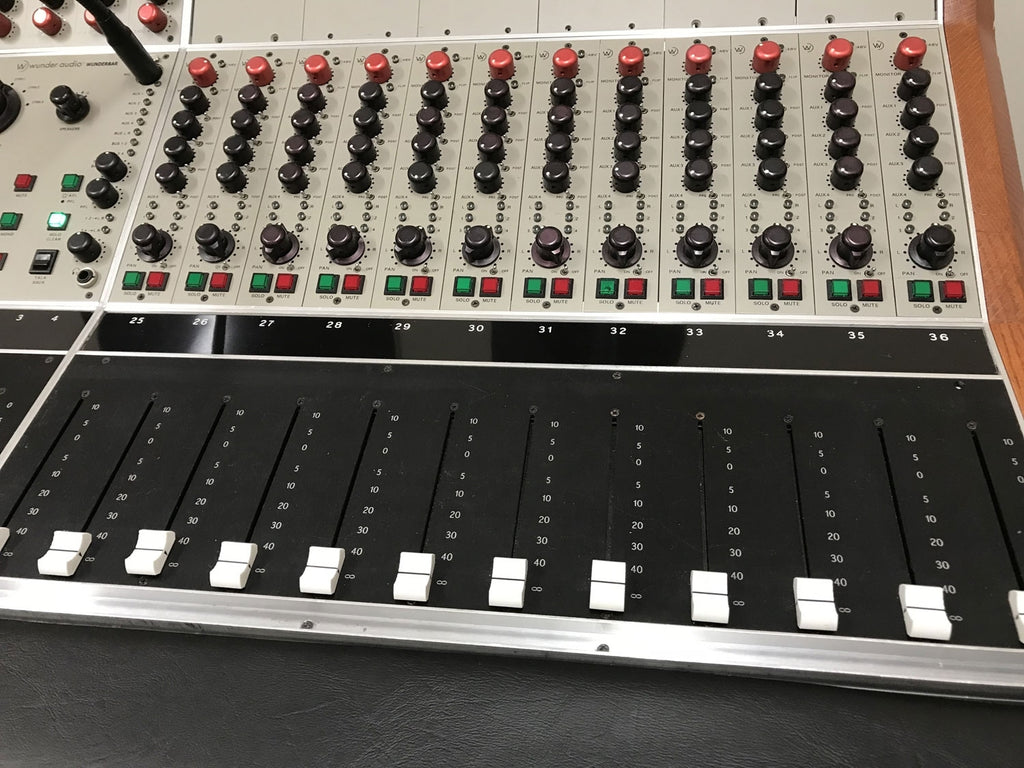 Wunder Wunderbar 32 Channel Console (Used)